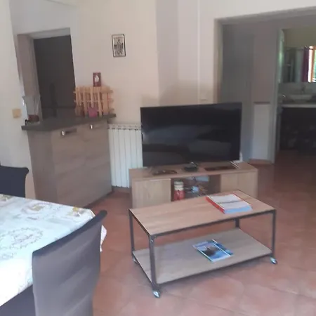Holiday home Agnes & J-pierre En Etage Evasion Option