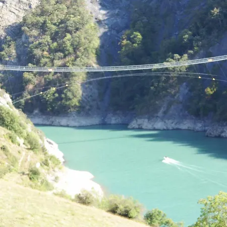 à L'étage * Pierre-Chatel
